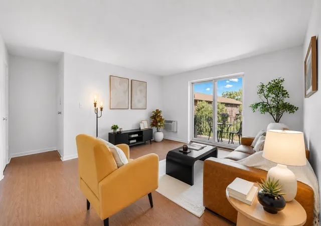 Photo 3 of Sale Pending at 35 Westgate Rd #6, Chestnut Hill, MA 02467 | MLS# 73571359 | Listing updated on 2026-10-22