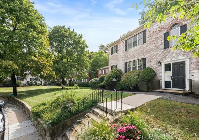 Photo 2 of Condo for sale at 116 Lake Shore #3, Brighton, MA 02135 | MLS# 73585529 | Listing updated on 2026-10-22