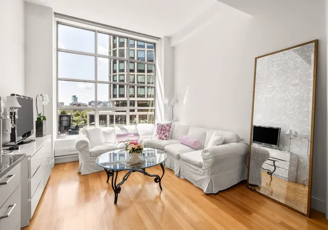 Listing Photo 4 - Condo for sale in 360 Newbury Street located at 360 Newbury St, Boston, MA 02115 - Unit #402