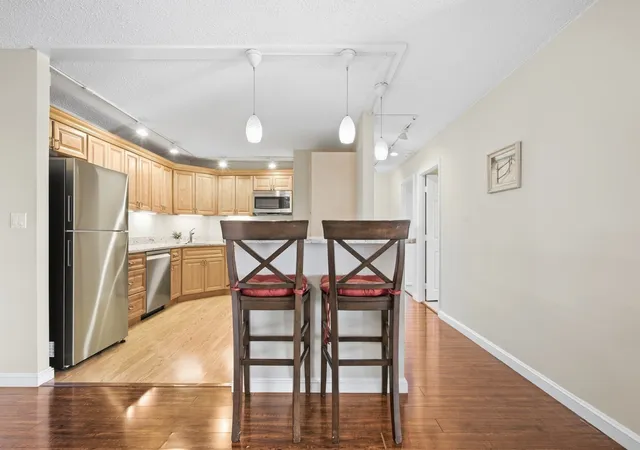 Listing Photo 2 - Condo for sale in building located at 151 Coolidge Ave, Watertown, MA 02472 - Unit #712
