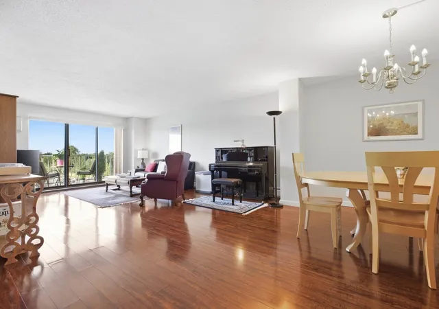 Listing Photo 4 - Condo for sale in building located at 151 Coolidge Ave, Watertown, MA 02472 - Unit #712