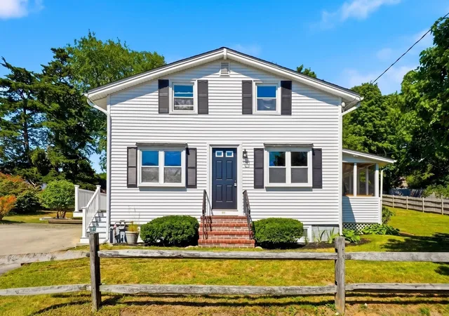 Photo 3 of Sale Pending at 98 Towne Way, Marshfield, MA 02050 | MLS# 73575123 | Listing updated on 2026-09-29