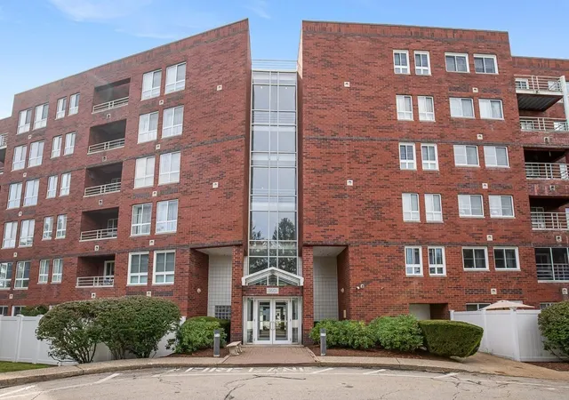 Photo 2 of Sale Pending at 160 Burkhall St #604, South Weymouth, MA 02190 | MLS# 73572643 | Listing updated on 2026-09-23