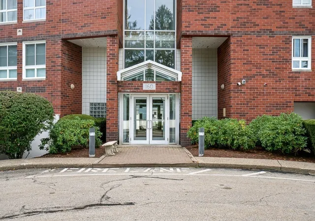 Photo 3 of Sale Pending at 160 Burkhall St #604, South Weymouth, MA 02190 | MLS# 73572643 | Listing updated on 2026-09-23