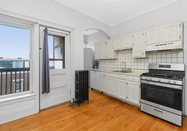 Listing Photo 3 - Condo for sale in building located at 1267 Commonwealth Ave, Boston, MA 02134 - Unit #7