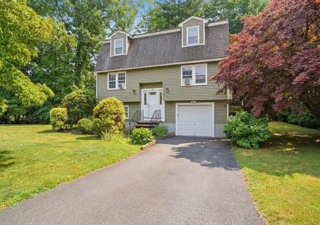 Photo 2 of Single family home for sale at 121 Regina S Dr, Tewksbury, MA 01876 | MLS# 73569777 | Listing updated on 2026-09-08