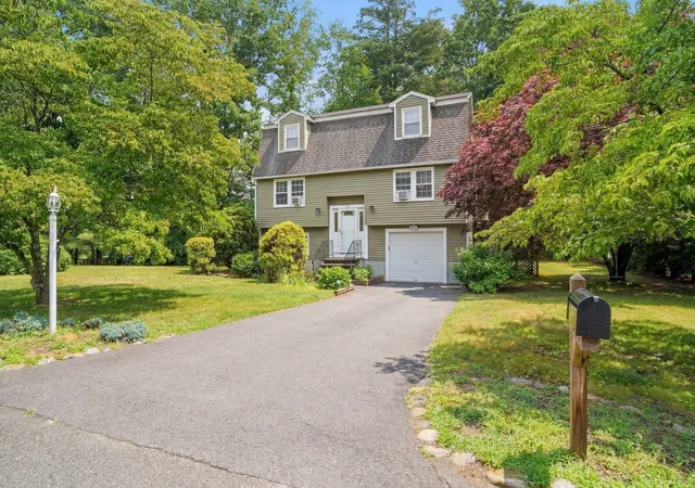 Photo 3 of Single family home for sale at 121 Regina S Dr, Tewksbury, MA 01876 | MLS# 73569777 | Listing updated on 2026-09-08