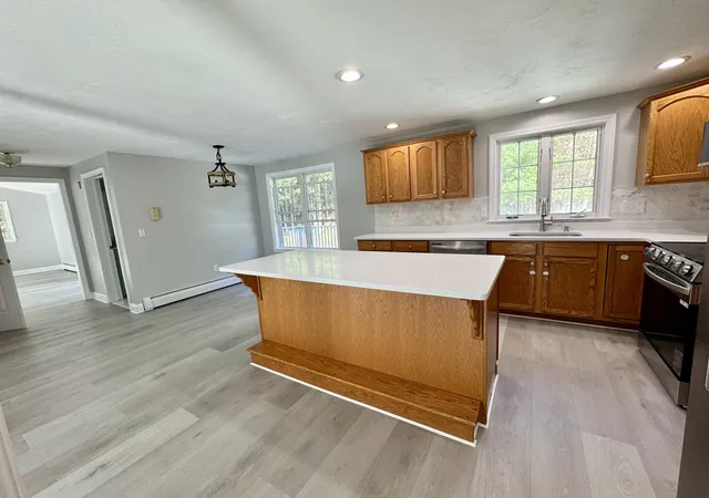 Photo 3 of Sale Pending at 711 S Barre Rd, Barre, MA 01005 | MLS# 73572266 | Listing updated on 2026-09-15