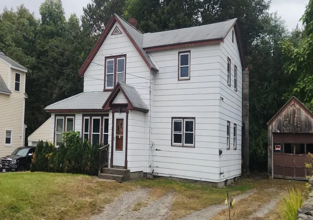 Photo 3 of Single family home for sale at 4 Cross St, South Grafton, MA 01560 | MLS# 73585568 | Listing updated on 2026-10-05