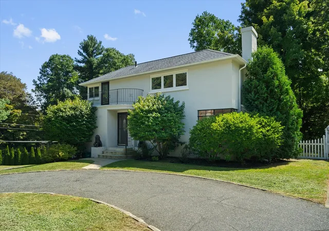 Photo 1 of Single family home for sale at 270 Moreland St, Worcester, MA 01609 | MLS# 73572596 | Listing updated on 2026-09-11