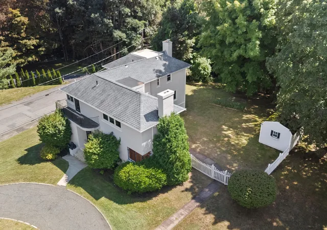 Photo 3 of Single family home for sale at 270 Moreland St, Worcester, MA 01609 | MLS# 73572596 | Listing updated on 2026-09-11