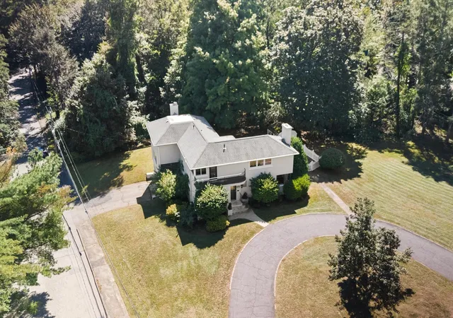 Photo 4 of Single family home for sale at 270 Moreland St, Worcester, MA 01609 | MLS# 73572596 | Listing updated on 2026-09-11