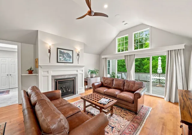 Listing Photo 3 - Condo for sale in building located at 62 Thistle Patch, Hingham, MA 02043 - Unit #62