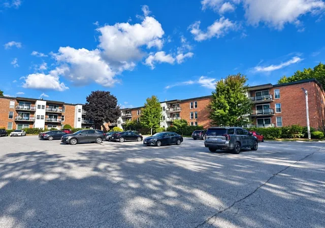 Photo 3 of Condo for sale at 57 Broadlawn Park #3A, Chestnut Hill, MA 02467 | MLS# 73582234 | Listing updated on 2026-10-04