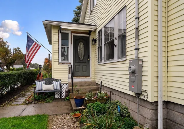 Photo 3 of Single family home for sale at 102 Elliot Ave, Quincy, MA 02171 | MLS# 73585699 | Listing updated on 2026-10-16