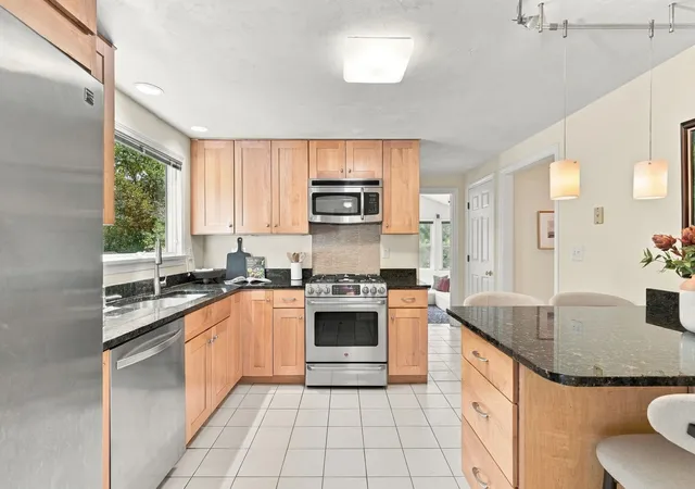 Photo 4 of Sale Pending at 159 Brattle St, Arlington, MA 02474 | MLS# 73575842 | Listing updated on 2026-09-29