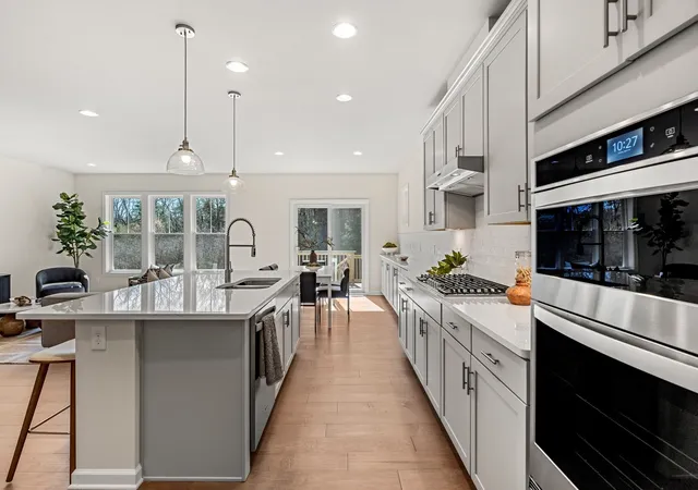 Listing Photo 5 - Condo for sale in building located at 12 Tiger Ter, Walpole, MA 02081 - Unit #28