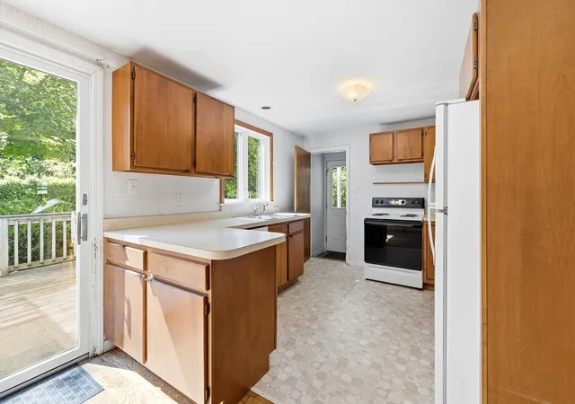 Photo 2 of Sale Pending at 15 Spring Ter, Shrewsbury, MA 01545 | MLS# 73574127 | Listing updated on 2026-09-29