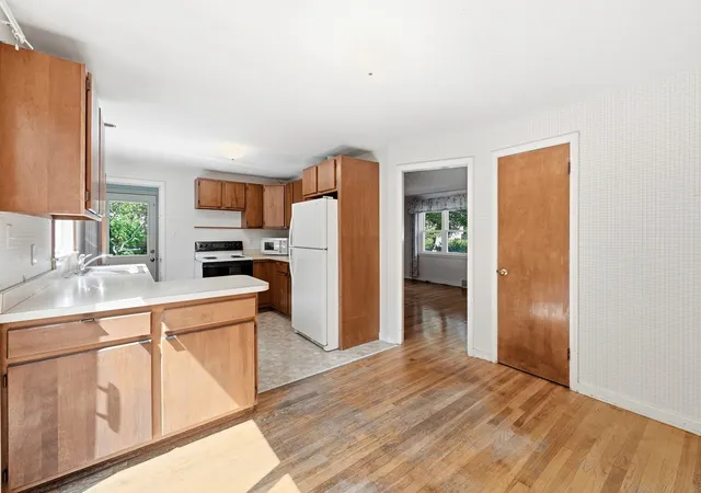 Photo 4 of Sale Pending at 15 Spring Ter, Shrewsbury, MA 01545 | MLS# 73574127 | Listing updated on 2026-09-29