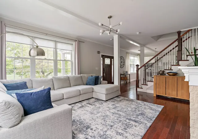 Photo 2 of Single family home for sale at 465 Washington St, Winchester, MA 01890 | MLS# 73574928 | Listing updated on 2026-09-14