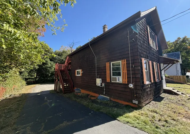 Photo 3 of Single family home for sale at 165 Chapman St, Greenfield, MA 01301 | MLS# 73587451 | Listing updated on 2026-10-10