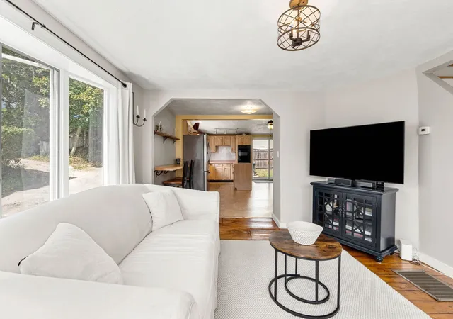 Listing Photo 5 - Condo for sale in building located at 1 Granite Ct, Gloucester, MA 01930