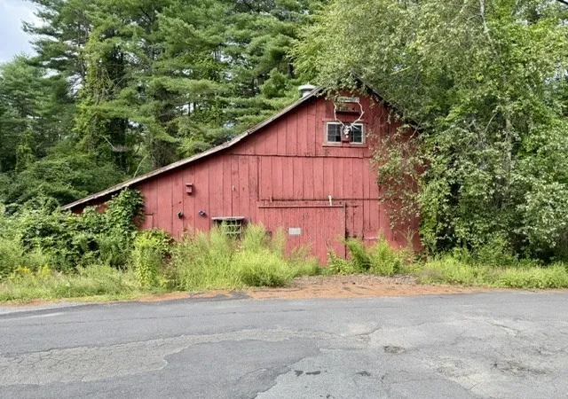 Photo 1 of Sale Pending at 501 Coles Meadow Rd, Northampton, MA 01060 | MLS# 73571597 | Listing updated on 2026-10-02