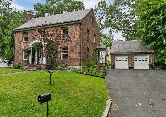 Photo 1 of Single family home for sale at 5 Grant St, North Chelmsford, MA 01863 | MLS# 73574828 | Listing updated on 2026-09-14