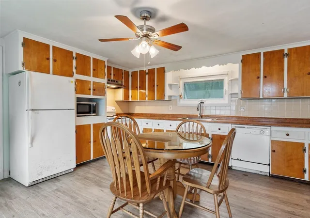 Photo 4 of Sale Pending at 3735 Chestnut Hl Ave, Athol, MA 01331 | MLS# 73574640 | Listing updated on 2026-09-29