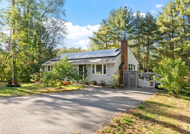 Single family home for sale at 18 East St, Pepperell, MA 01463 | MLS# 73588067