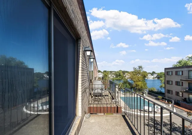 Listing Photo 3 - Condo for sale in building located at 406-u 301 Broadway, Lynn, MA 01940 - Unit #301