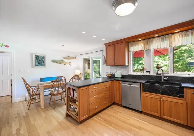 Photo 4 of Sale Pending at 1 Elm Top Ln, Beverly, MA 01915 | MLS# 73570893 | Listing updated on 2026-09-24