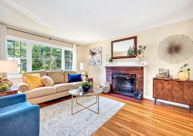 Photo 4 of Single family home for sale at 2 Town Line Rd, Burlington, MA 01803 | MLS# 73573296 | Listing updated on 2026-09-12