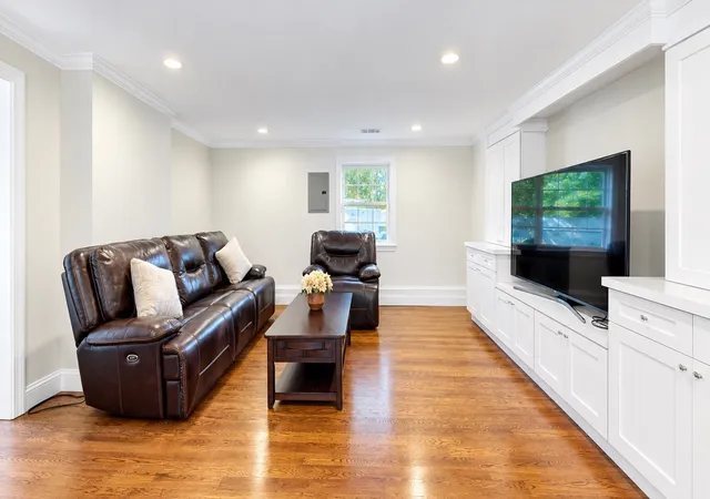 Photo 2 of Single family home for sale at 9 Fells Cir, Wellesley, MA 02482 | MLS# 73573624 | Listing updated on 2026-09-18