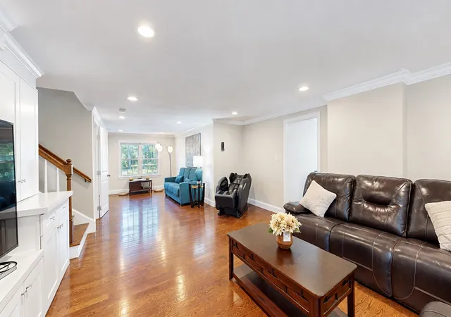 Photo 3 of Single family home for sale at 9 Fells Cir, Wellesley, MA 02482 | MLS# 73573624 | Listing updated on 2026-09-18