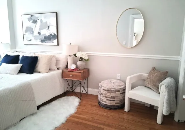 Photo 3 of Condo for sale at 869 Beacon #5, Boston, MA 02215 | MLS# 73575349 | Listing updated on 2026-09-30