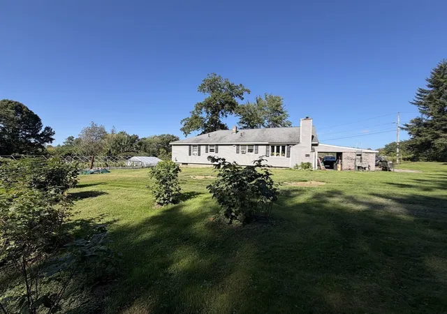 Photo 2 of Single family home for sale at 223 Federal Hl Rd, Oxford, MA 01540 | MLS# 73582969 | Listing updated on 2026-10-06