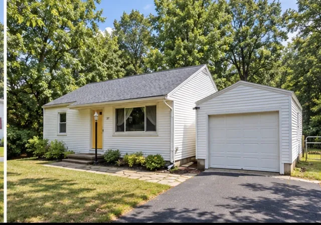 Photo 2 of Single family home for sale at 27 E Green St, Easthampton, MA 01027 | MLS# 73584613 | Listing updated on 2026-10-13