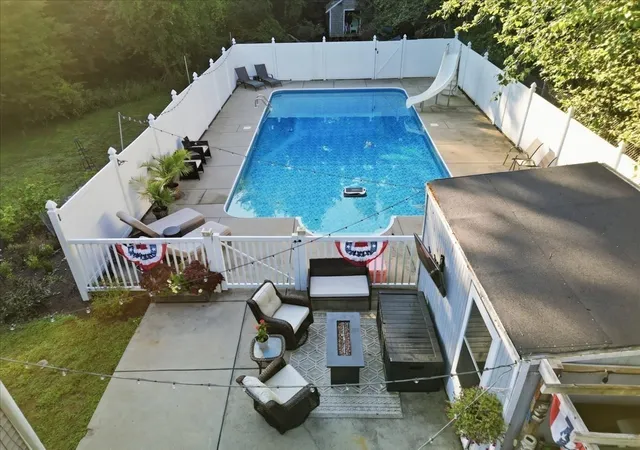 Photo 3 of Single family home for sale at 15 Old Ctr St, Middleboro, MA 02346 | MLS# 73573809 | Listing updated on 2026-09-13