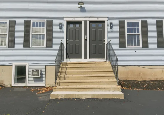 Photo 2 of Single family home for sale at 34b Boylston St, Worcester, MA 01605 | MLS# 73579798 | Listing updated on 2026-09-22