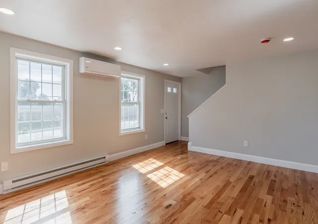 Photo 3 of Single family home for sale at 34b Boylston St, Worcester, MA 01605 | MLS# 73579798 | Listing updated on 2026-09-22