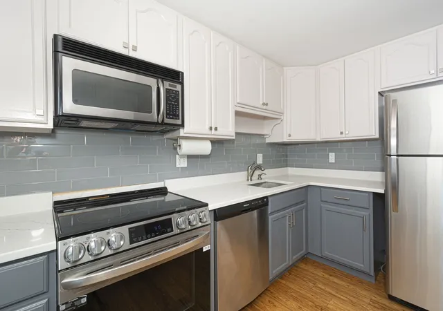 Listing Photo 5 - Condo for sale in building located at 1221 Pawtucket Blvd, Lowell, MA 01854 - Unit #93