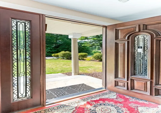 Photo 3 of Single family home for sale at 271 Cliff Dr, North Attleboro, MA 02760 | MLS# 73572712 | Listing updated on 2026-09-12