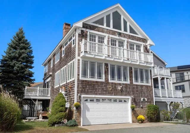Photo 2 of Single family home for sale at 125 Edgewater Dr, Quincy, MA 02169 | MLS# 73586916 | Listing updated on 2026-10-07