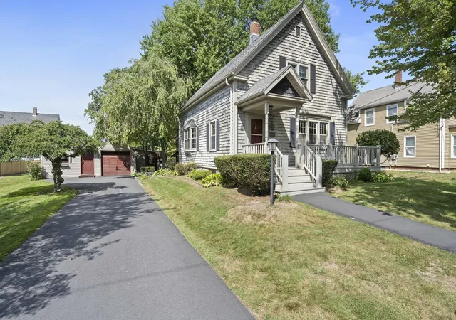 Photo 1 of Single family home for sale at 109 W Water St, Rockland, MA 02370 | MLS# 73574774 | Listing updated on 2026-09-13