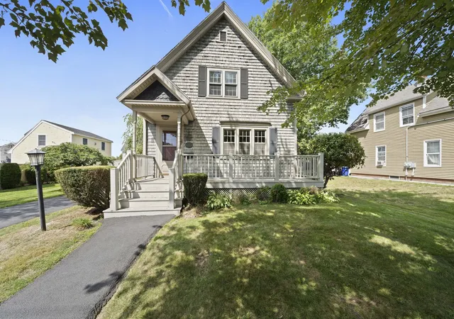 Photo 2 of Single family home for sale at 109 W Water St, Rockland, MA 02370 | MLS# 73574774 | Listing updated on 2026-09-13