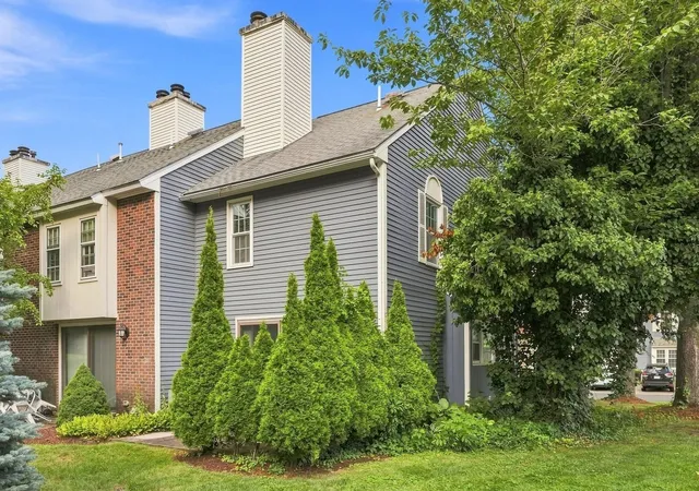 Photo 3 of Condo for sale at 2 Capstan Way #0, Swampscott, MA 01907 | MLS# 73573546 | Listing updated on 2026-09-12