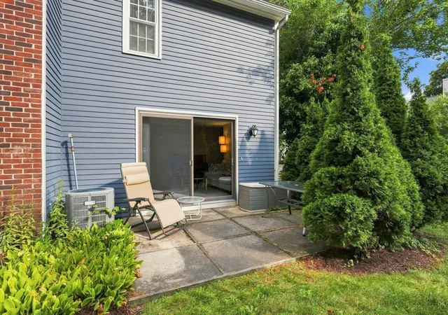 Photo 4 of Condo for sale at 2 Capstan Way #0, Swampscott, MA 01907 | MLS# 73573546 | Listing updated on 2026-09-12