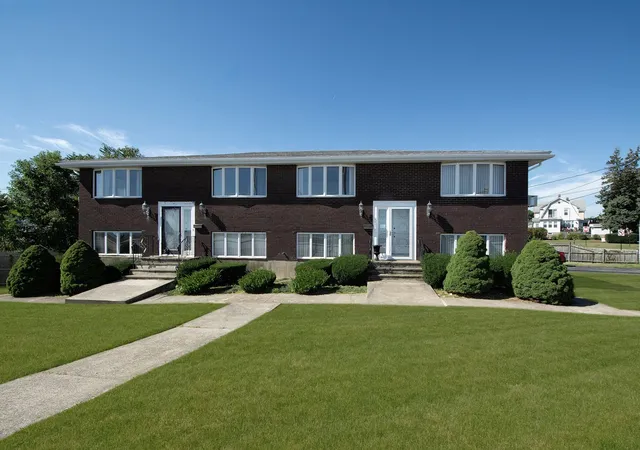 Photo 3 of Sale Pending at 531 Quincy Shore Dr, Quincy, MA 02171 | MLS# 73572871 | Listing updated on 2026-09-16