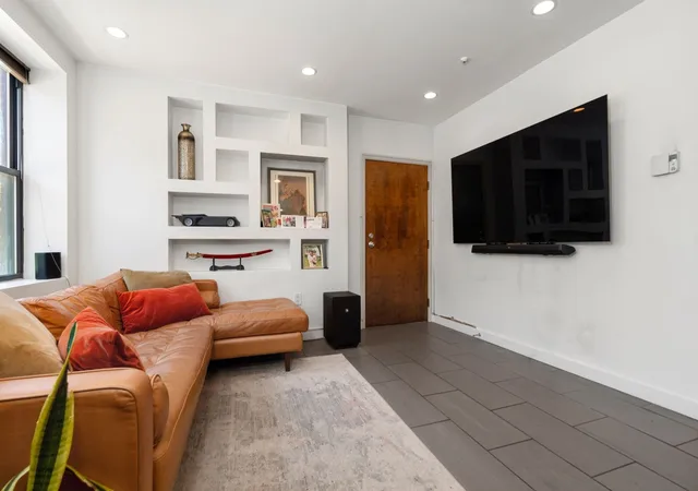 Photo 3 of Condo for sale at 7 Cypress Rd #702, Brighton, MA 02135 | MLS# 73580630 | Listing updated on 2026-09-26